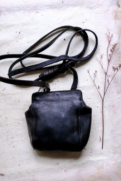 구이디 Guidi -  RT02 Horse leather Mini Shoulder Bag - Black